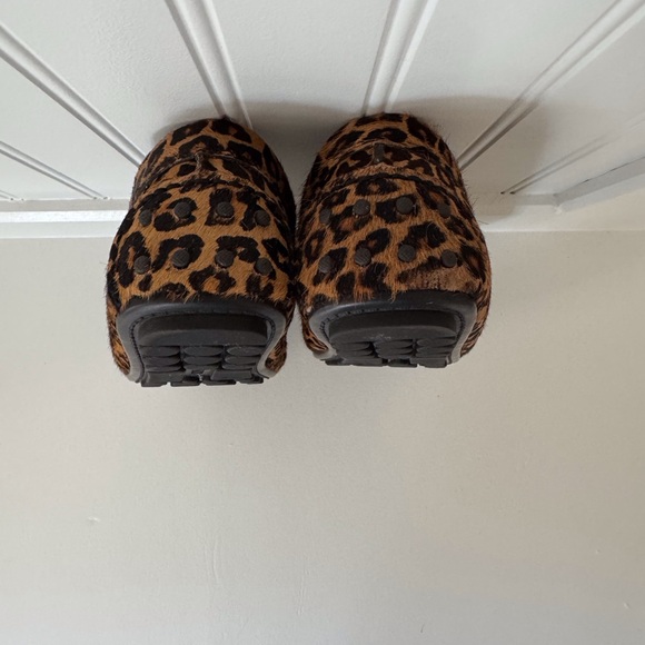 Vionic Leopard Print Moccasins- calf fur - Picture 8 of 10